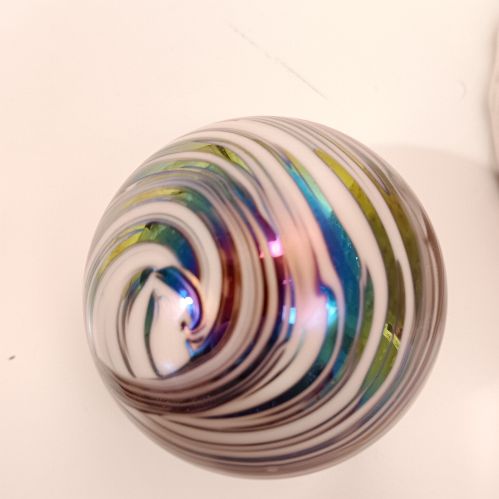 Decorative glass ball/paper weight